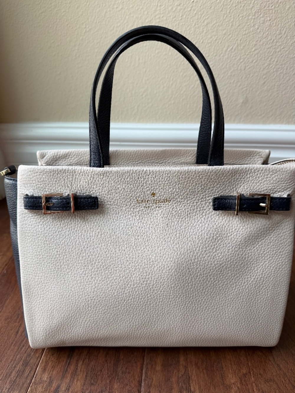 Kate spade leather bag - navy/cream - never used